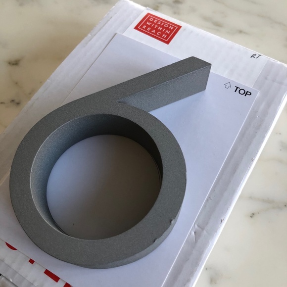 DESIGN WITHIN REACH Neutra House Number, 6 - Picture 7 of 7